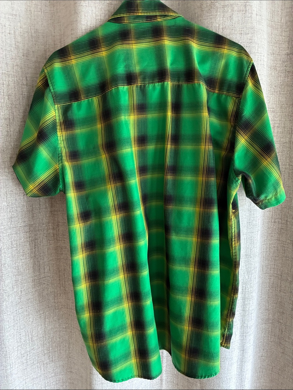 DIXXON Men's Green Plaid Short-Sleeve Button-Up Shirt - Picture 5 of 5